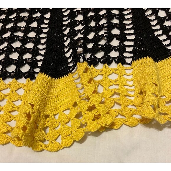#5722 Womens Black and Yellow Crochet Half Hostess Apron - Picture 3 of 6